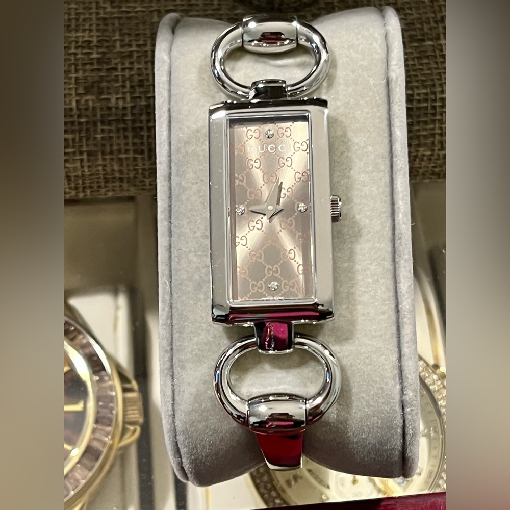 GUCCI PRE-LOVED AUTHENTIC ‘TORNABUONI’ 119 SST BRACELET 4 DIAMONDS WATCH - Picture 11 of 17